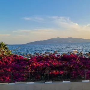 4 On The Bay Villa Sarande